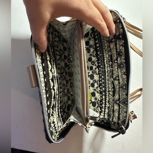 Sakroots Smartphone Wristlet Crossbody Wallet Purse (AS-IS) - Picture 2 of 7
